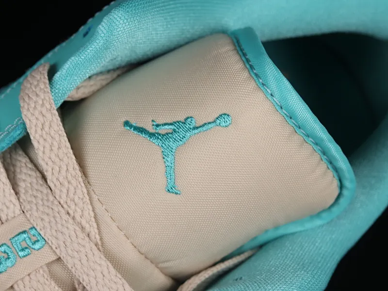 All categories Air Jordan Jordan series basketball shoes Air Jordan 1 Low G version pure original Air Jordan 1 Low AJ1 Joe 1 Tiffany green low-top basketball shoes DC0774-131